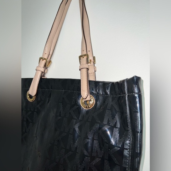 Michael Kors Black Jet Set Pocket Leather Tote Bag - Picture 7 of 11